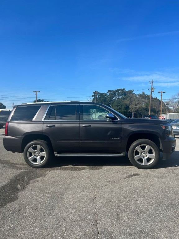 2017 Chevrolet Tahoe Image 2