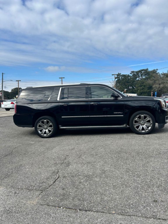 2016 GMC Yukon Image 3