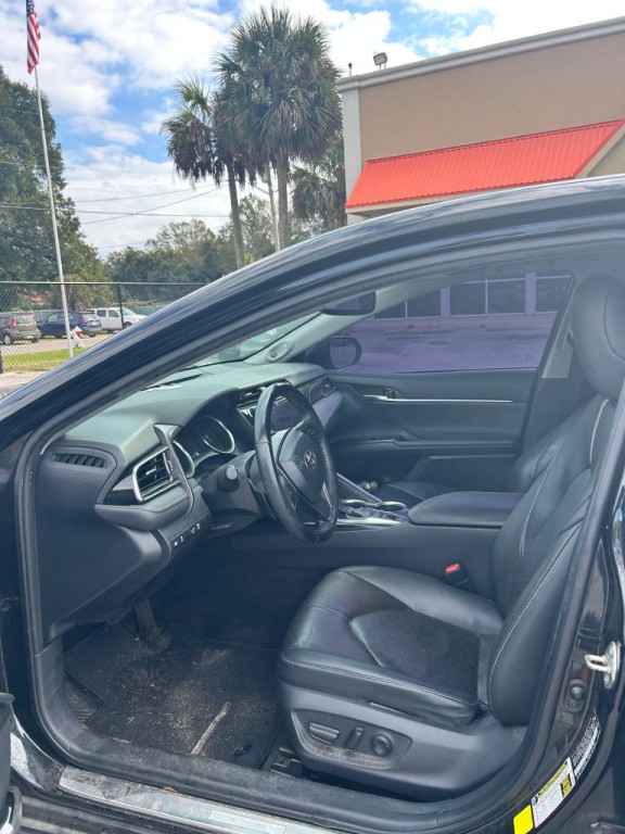 2019 Toyota Camry Image 6