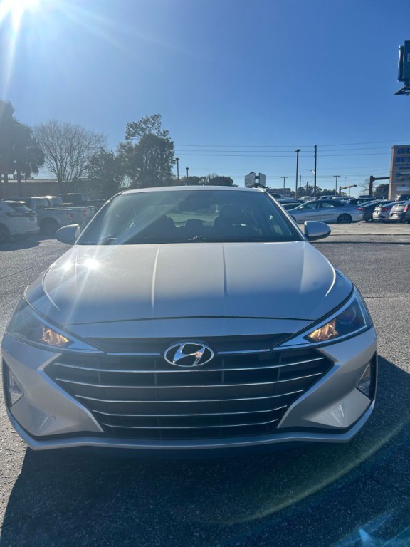 2019 Hyundai Elantra Image 3