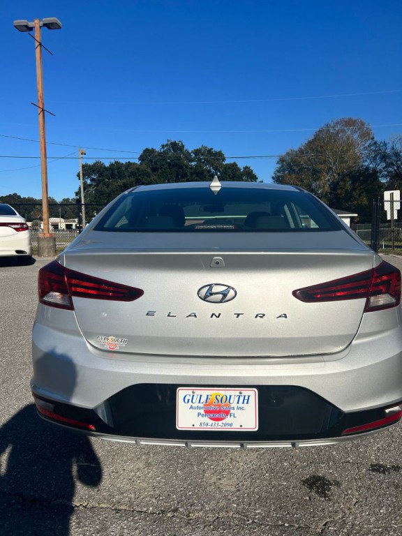2019 Hyundai Elantra Image 4