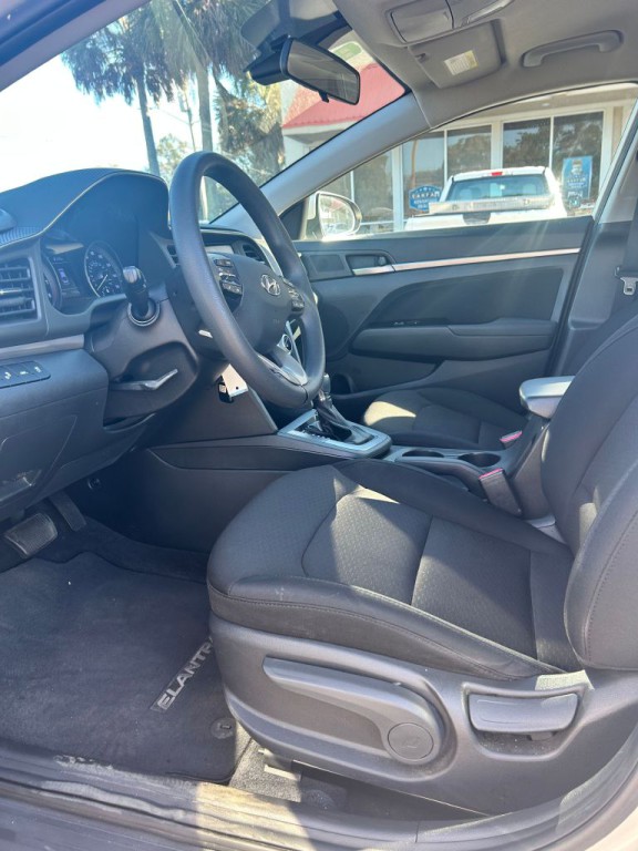 2019 Hyundai Elantra Image 5