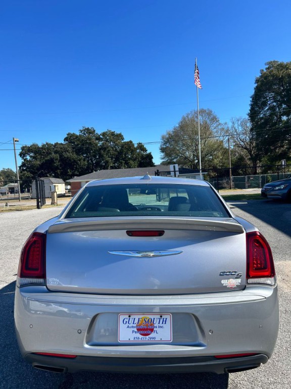 2018 Chrysler 300 Image 3