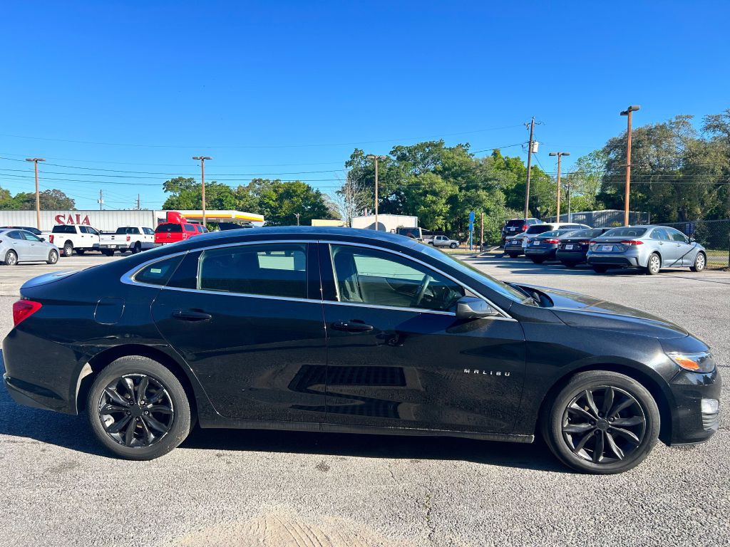 2023 Chevrolet Malibu Image 3