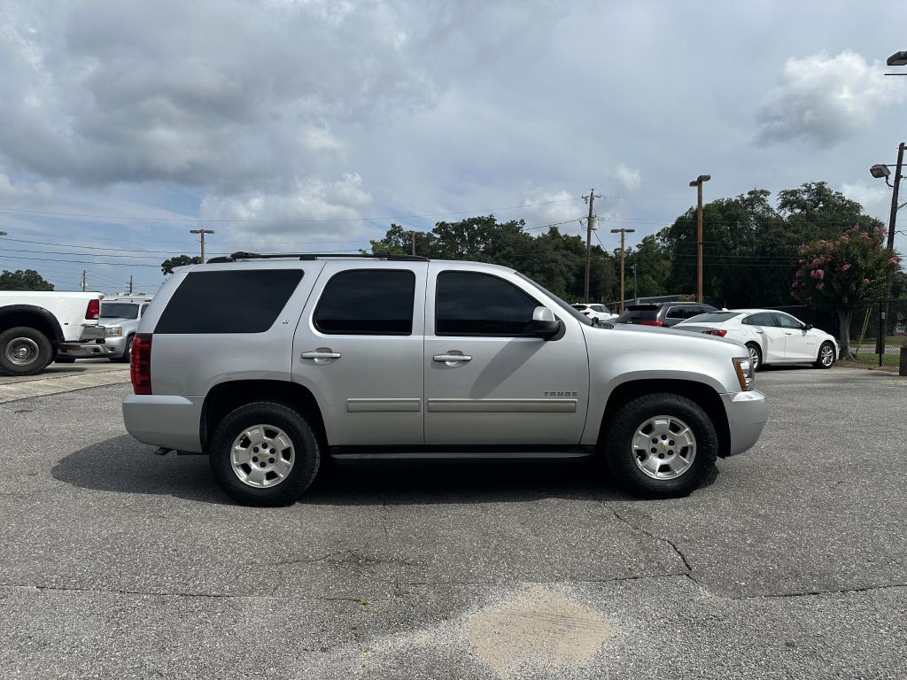 2013 Chevrolet Tahoe Image 2
