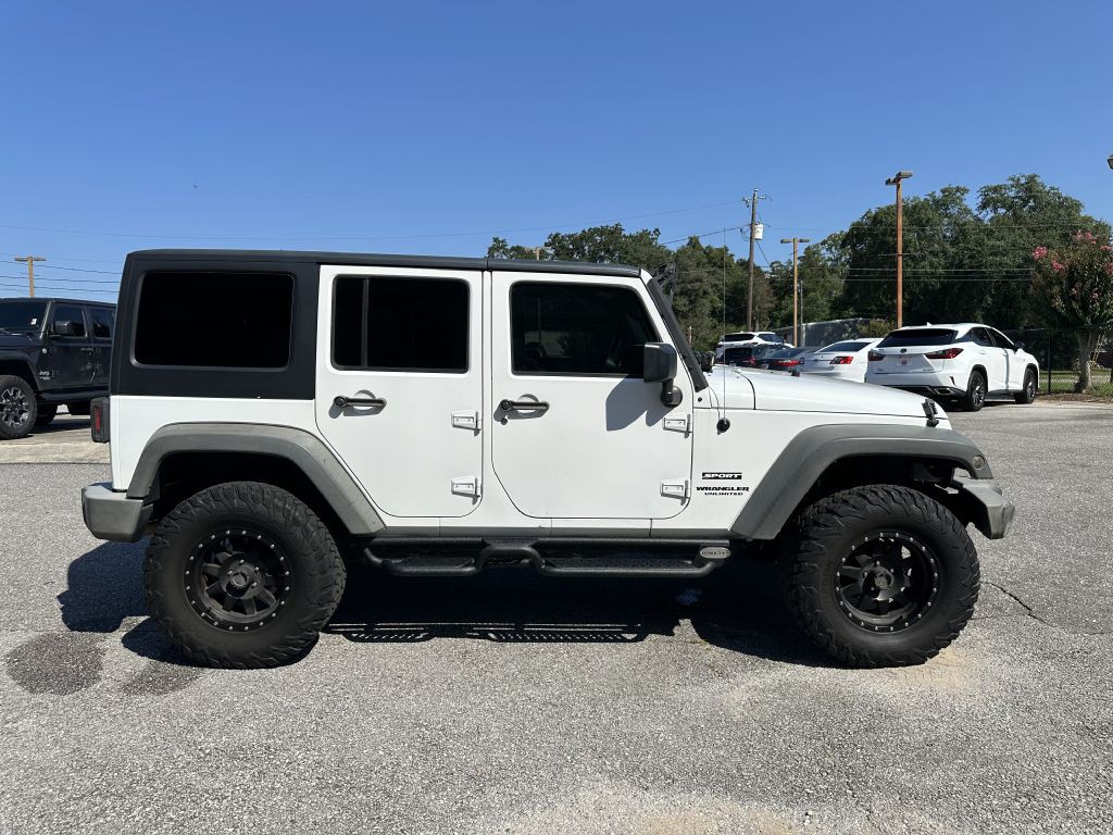 2017 Jeep Wrangler Unlimited Image 2