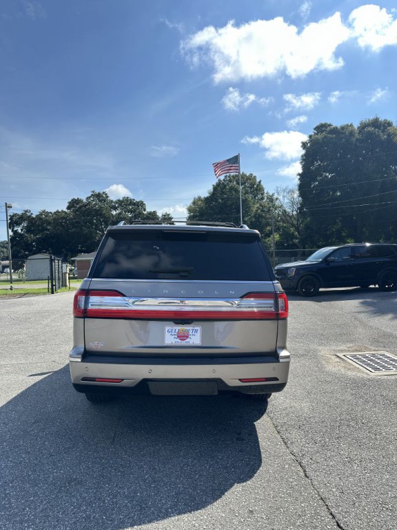 2019 Lincoln Navigator Image 4