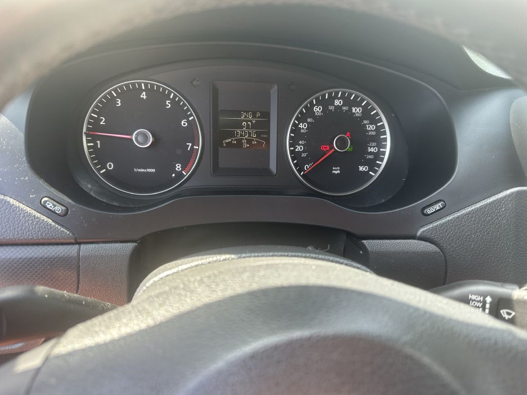2012 Volkswagen Jetta Image 2