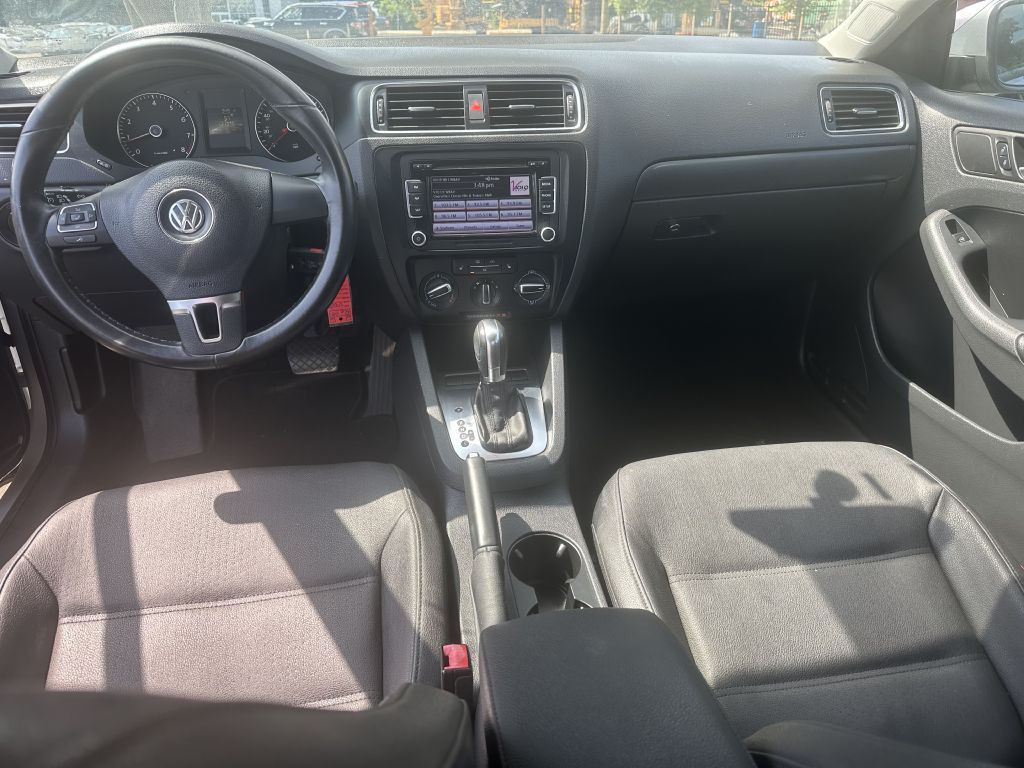 2012 Volkswagen Jetta Image 7