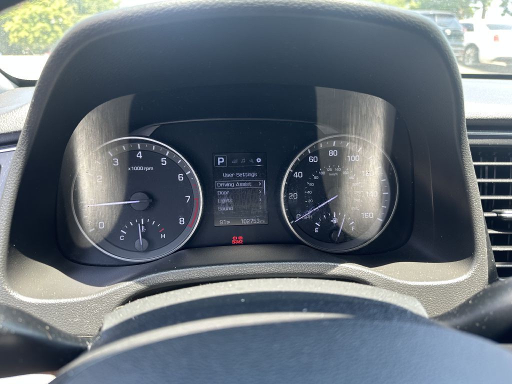 2018 Hyundai Elantra Image 2