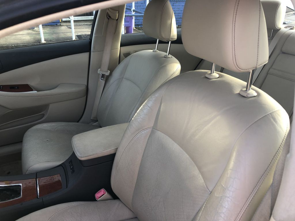 2011 Lexus ES Image 7