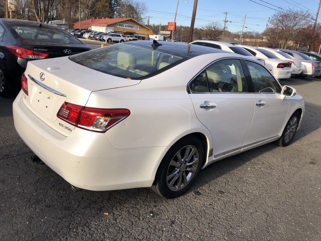 2011 Lexus ES Image 11