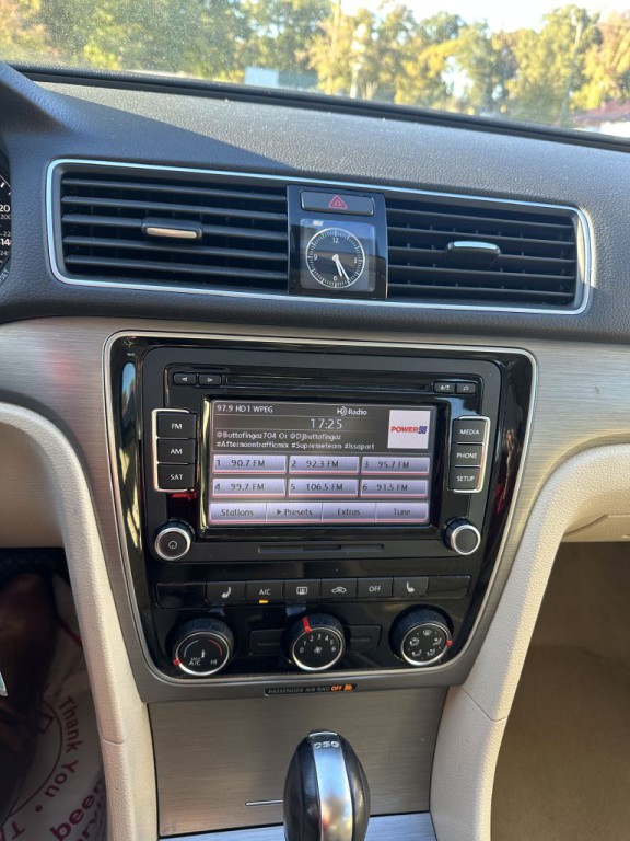 2014 Volkswagen Passat Image 3