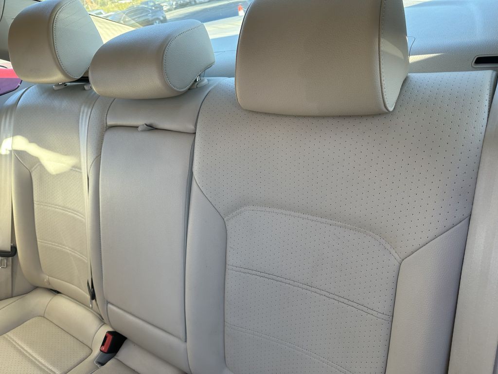 2014 Volkswagen Passat Image 9