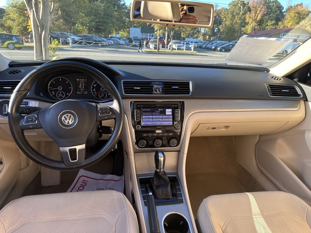 2014 Volkswagen Passat Image 10