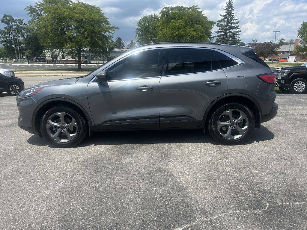 2022 Ford Escape Image 2