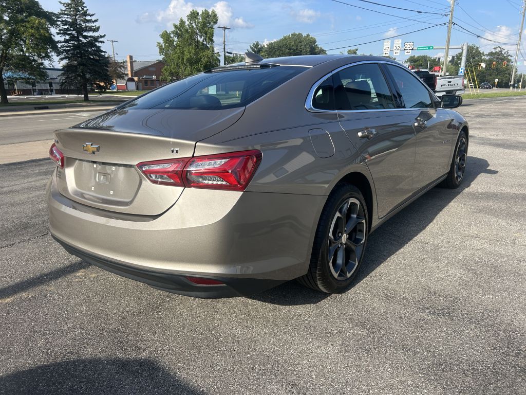 2022 Chevrolet Malibu Image 3