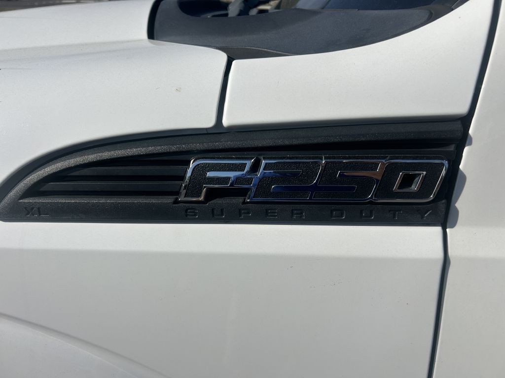 2015 Ford F-250 Image 9