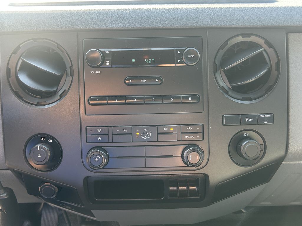 2015 Ford F-250 Image 18