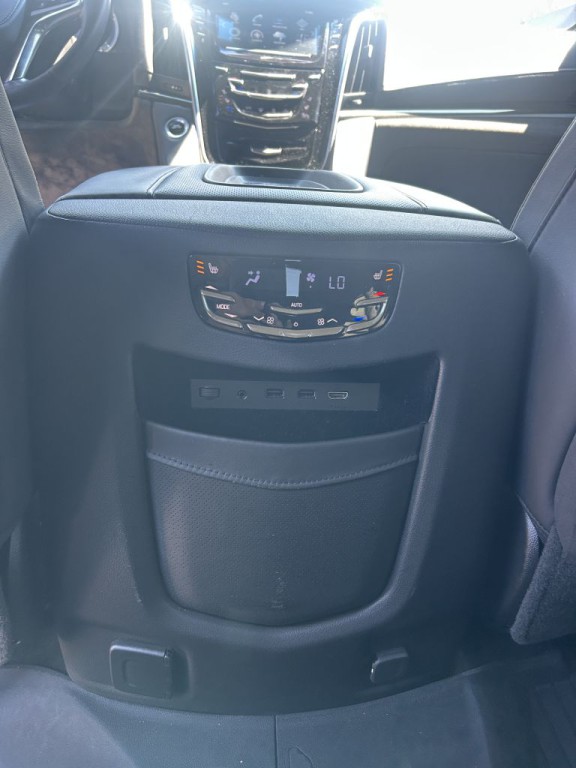 2019 Cadillac Escalade Image 28