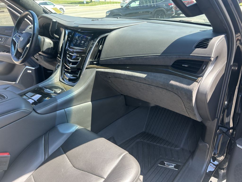 2019 Cadillac Escalade Image 38