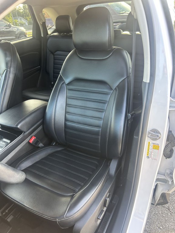 2019 Ford Edge Image 12