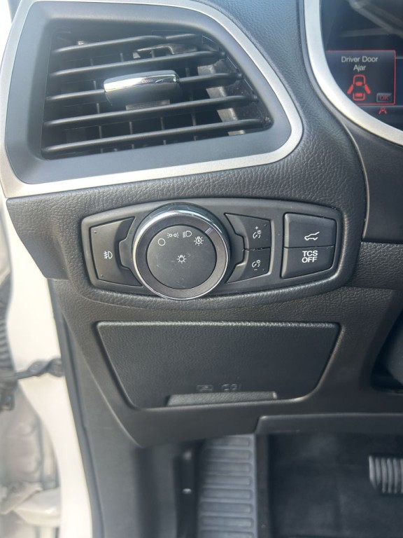 2019 Ford Edge Image 13