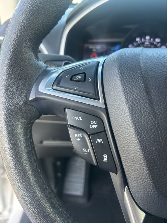 2019 Ford Edge Image 15