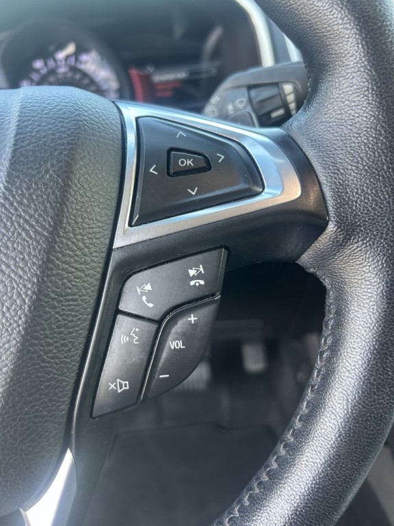 2019 Ford Edge Image 16