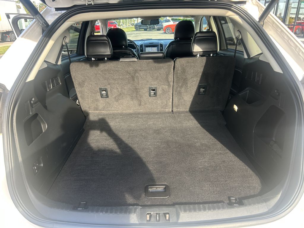 2019 Ford Edge Image 22