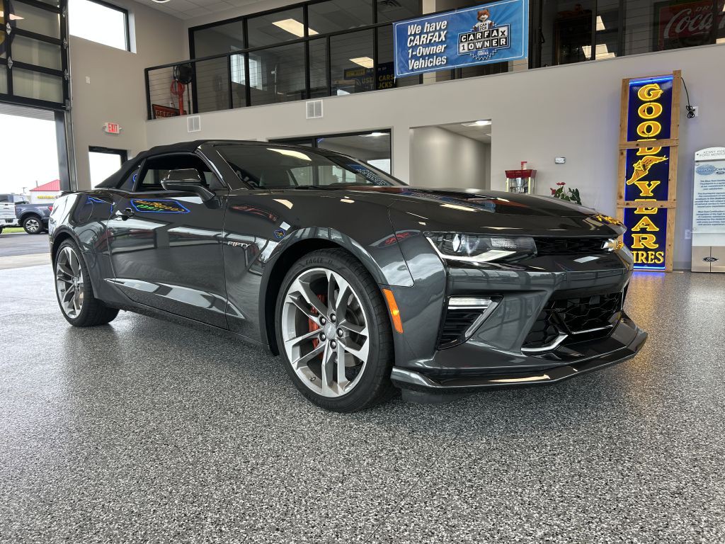 2017 Chevrolet Camaro Image 1