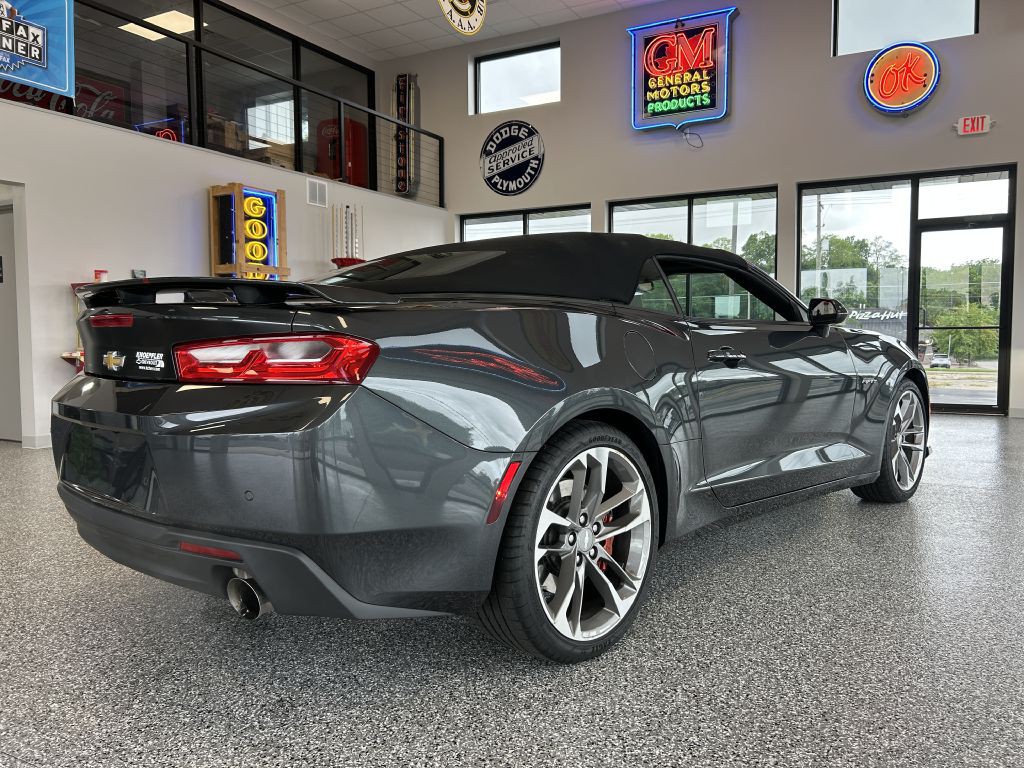 2017 Chevrolet Camaro Image 7