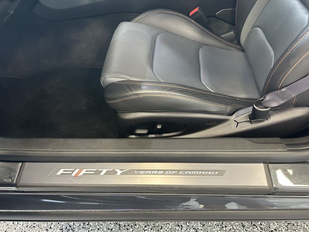 2017 Chevrolet Camaro Image 16