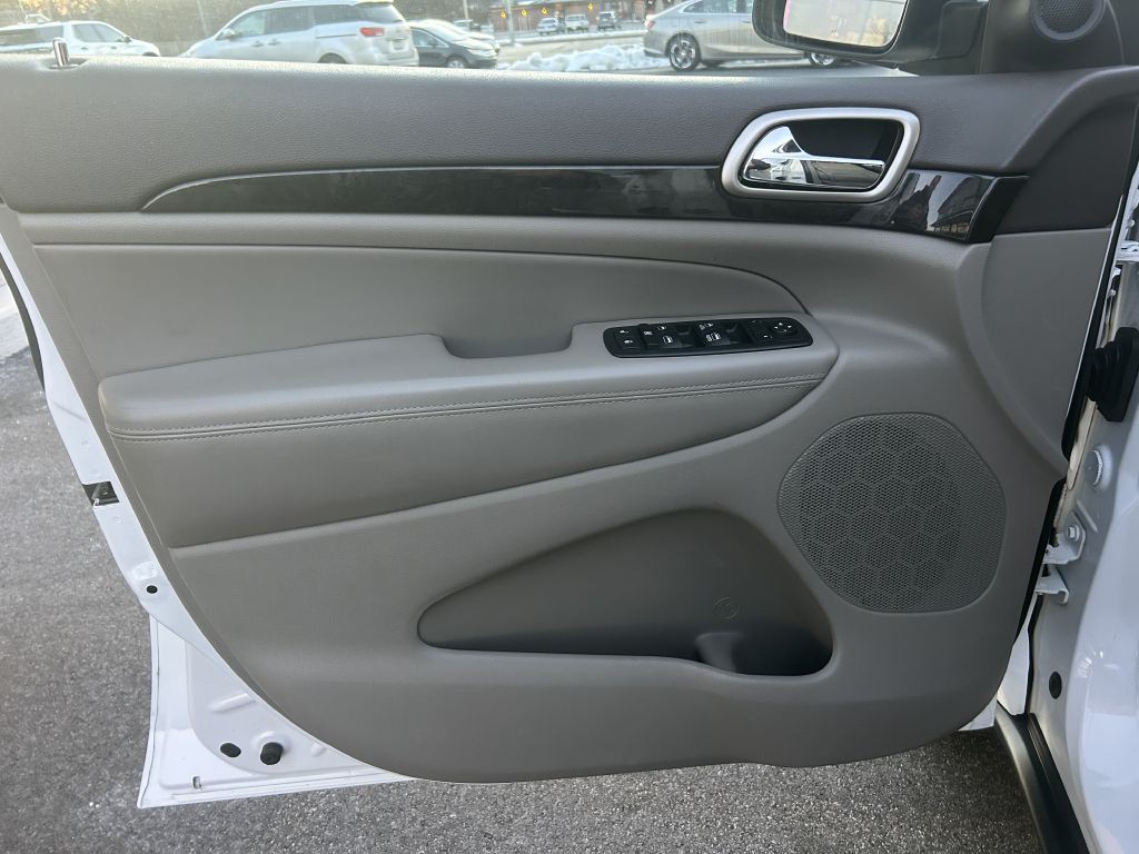 2013 Jeep Grand Cherokee Image 9