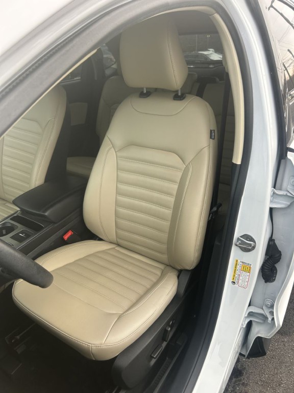 2022 Ford Edge Image 11