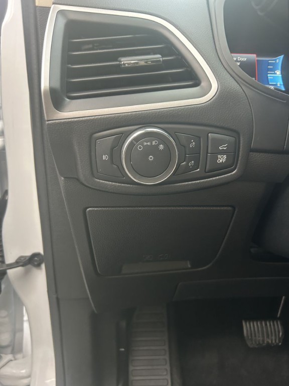 2022 Ford Edge Image 12