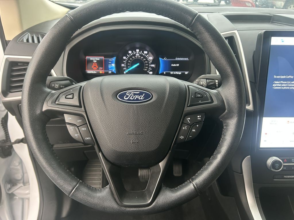 2022 Ford Edge Image 13