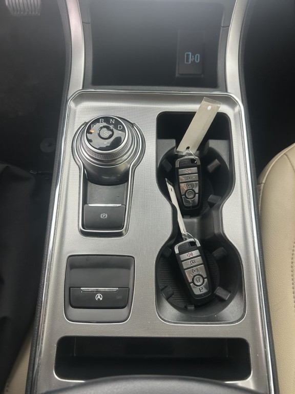 2022 Ford Edge Image 18