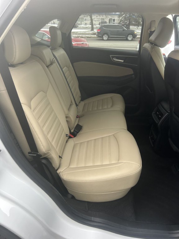 2022 Ford Edge Image 22