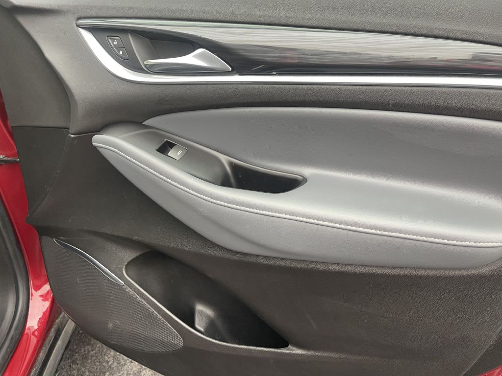 2018 Buick Enclave Image 15