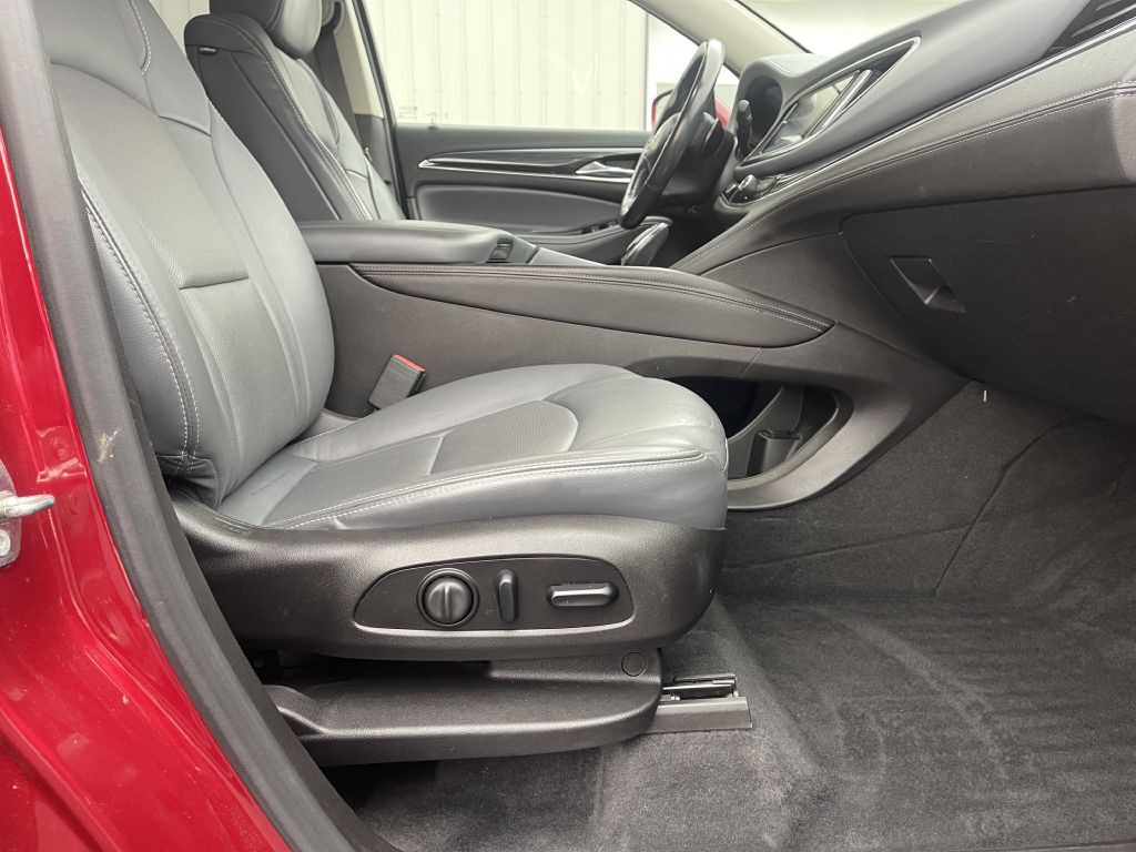 2018 Buick Enclave Image 16