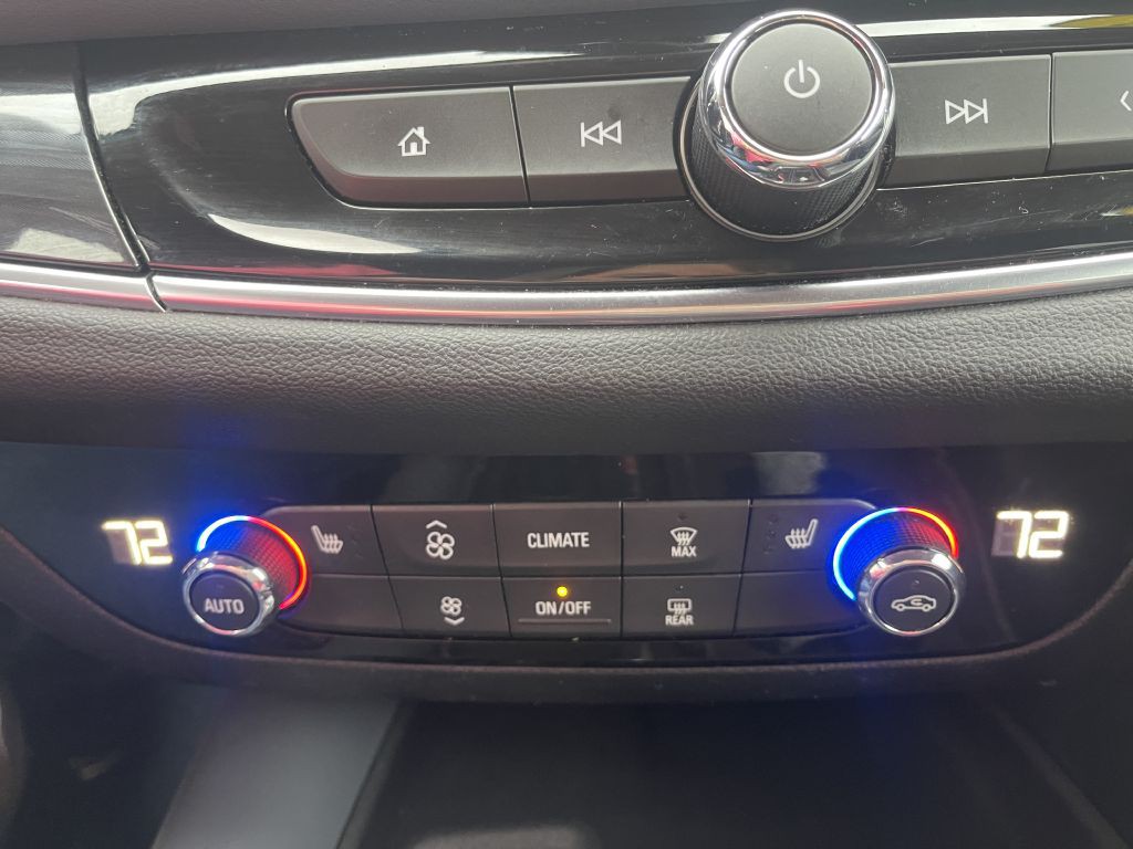 2018 Buick Enclave Image 28