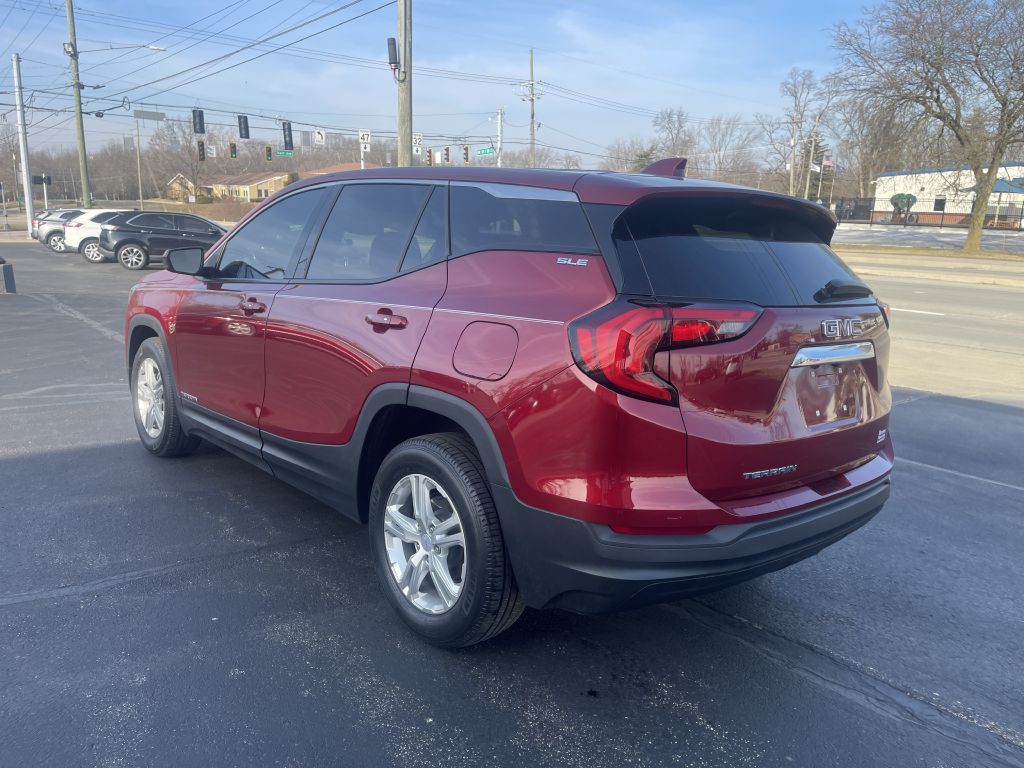 2020 GMC Terrain Image 2