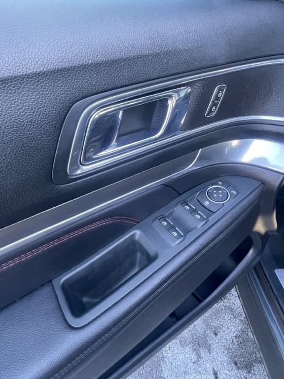 2018 Ford Explorer Image 15