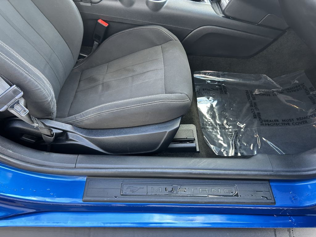 2018 Ford Mustang Image 22