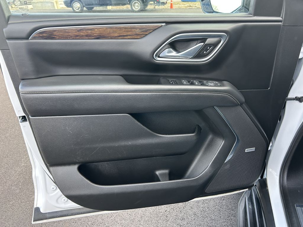 2023 Chevrolet Suburban Image 9
