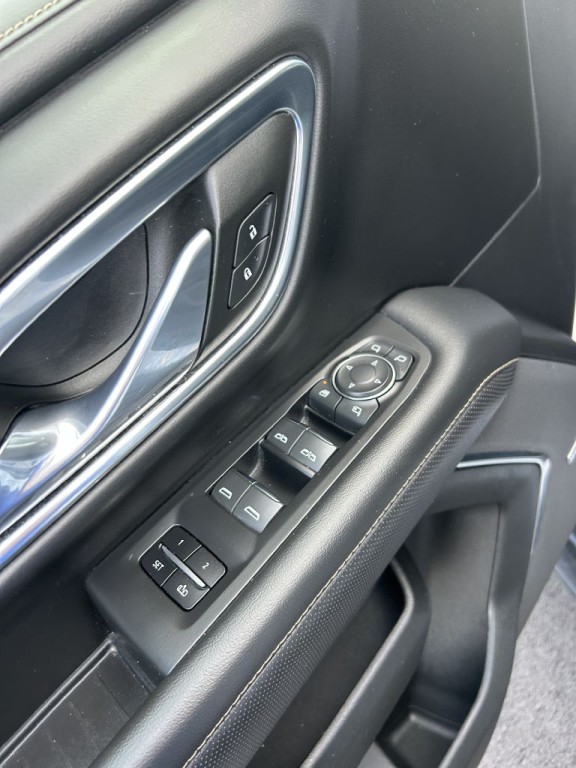 2023 Chevrolet Suburban Image 10