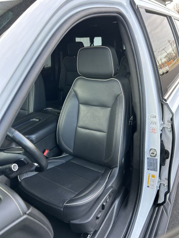 2023 Chevrolet Suburban Image 13