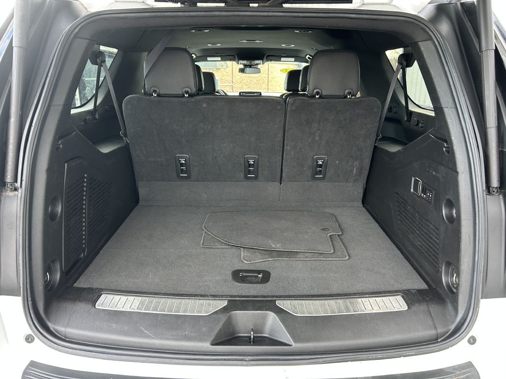 2023 Chevrolet Suburban Image 24
