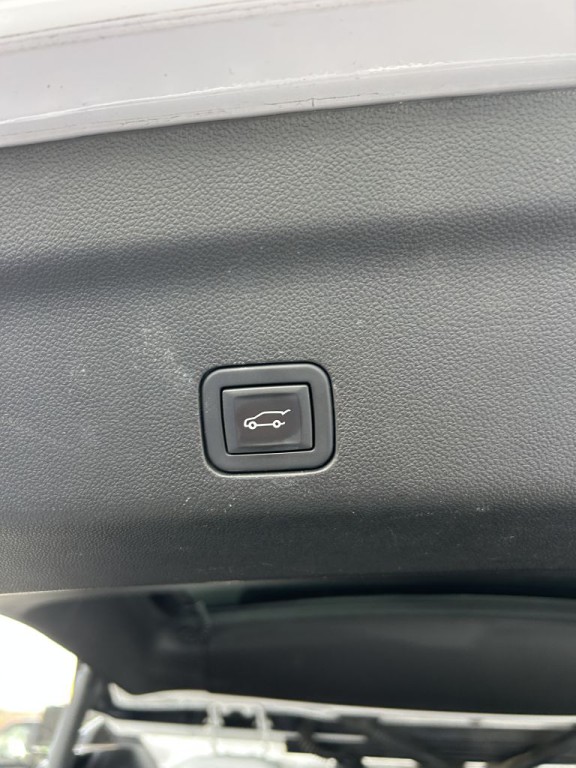 2023 Chevrolet Suburban Image 25